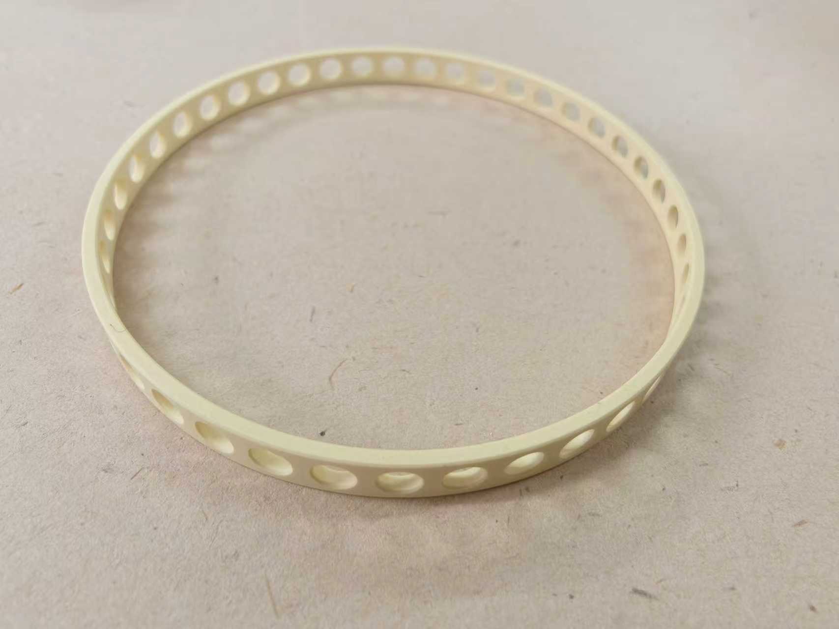 聚酰亚胺保持架